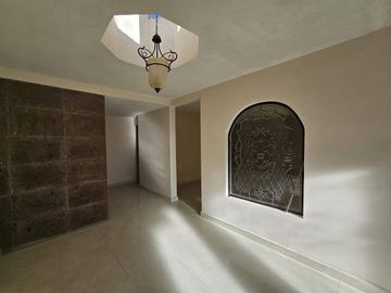 Casa Residencial en Venta en Guadalupe, en Privada Lomas de Bernárdez