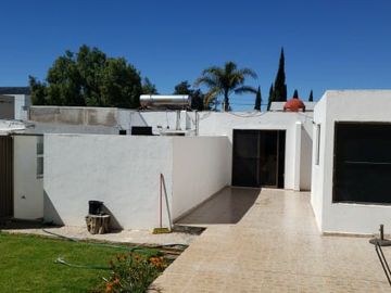 Casa Residencial en Venta en Guadalupe, en Privada Lomas de Bernárdez