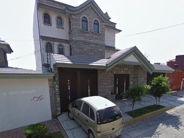 Casa en Venta. Lomas de Valle Dorado, Tlanepantla, EDOMEX. Remate Hipotecario.