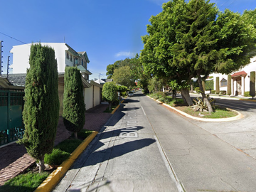 Casa en Venta. Lomas de Valle Dorado, Tlanepantla, EDOMEX. Remate Hipotecario.