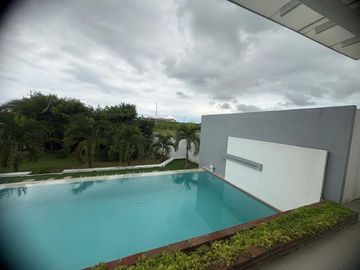 VILLAMIL PLAYAS VENDO HERMOSA CASA VACACIONAL EN URB. LAS LAGUNAS