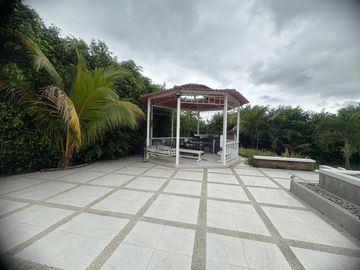 VILLAMIL PLAYAS VENDO HERMOSA CASA VACACIONAL EN URB. LAS LAGUNAS