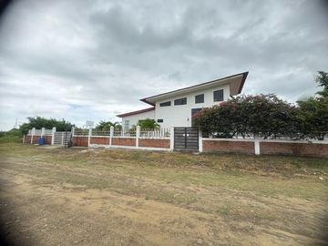 VILLAMIL PLAYAS VENDO HERMOSA CASA VACACIONAL EN URB. LAS LAGUNAS