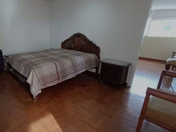 Vendo Casa  Esquinera Rentera Familiar e Independiente  en la Avenida Granda Centeno