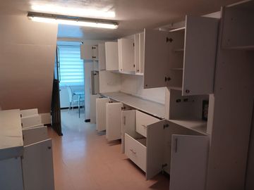 Vendo Casa  Esquinera Rentera Familiar e Independiente  en la Avenida Granda Centeno