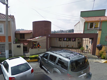 Casa en Venta. Paseos del Bosque, Naucalpan, EDOMEX. Remate Hipotecario.