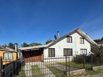 SE VENDE CASA 3D3B, UBICADA EN CALLE COPIHUE, LANCO.