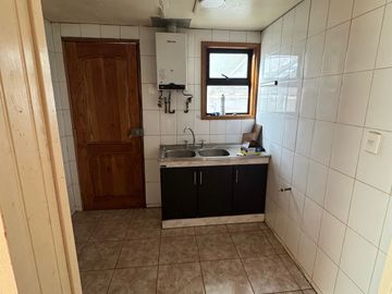 SE VENDE CASA 3D3B, UBICADA EN CALLE COPIHUE, LANCO.