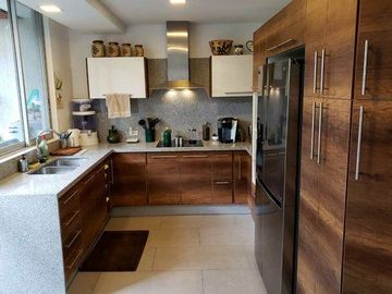 VENDO CASA UNIFAMILIAR, EN CONJUNTO PRIVADO