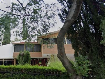 Casa en Venta. Bosques de Lago, Cuautitlán Izcalli, EDOMEX. Remate Hipotecario.