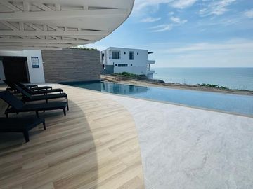 Hermoso Departamento frente al mar, de oportunidad.