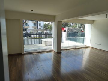 VENDO DEPARTAMENTO DUPLEX DE 1ER PISO - AURORA, MIRAFLORES.