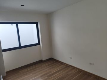VENDO DEPARTAMENTO DUPLEX DE 1ER PISO - AURORA, MIRAFLORES.