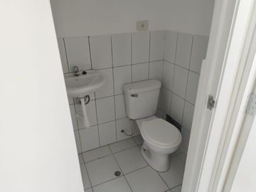 VENDO DEPARTAMENTO DUPLEX DE 1ER PISO - AURORA, MIRAFLORES.