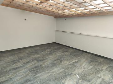 VENDO DEPARTAMENTO DUPLEX DE 1ER PISO - AURORA, MIRAFLORES.