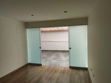 VENDO DEPARTAMENTO DUPLEX DE 1ER PISO - AURORA, MIRAFLORES.