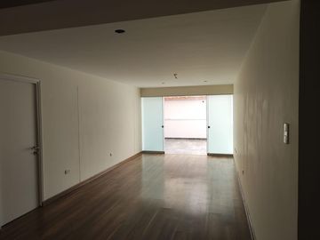 VENDO DEPARTAMENTO DUPLEX DE 1ER PISO - AURORA, MIRAFLORES.