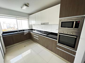 VENDO DEPARTAMENTO DE 3 HABITACIONES CON VISTA AL MAR – MAGDALENA