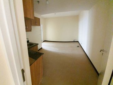 DMCI homes Nice view 1BR with Parking Condo in Torre De Manila