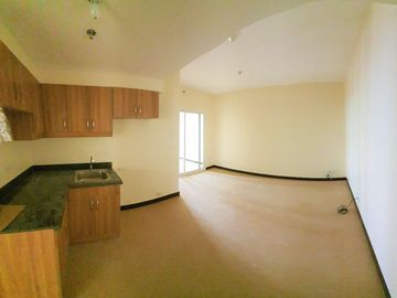 DMCI homes Nice view 1BR with Parking Condo in Torre De Manila