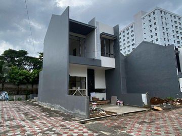 Rumah 2 Lantai 8 Menit Ke Stasiun LRT Ciracas Jakarta Timur Nego