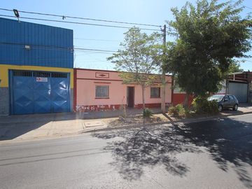 Se Vende Excelente Casa en Av. Padre Hurtado, Estación Central