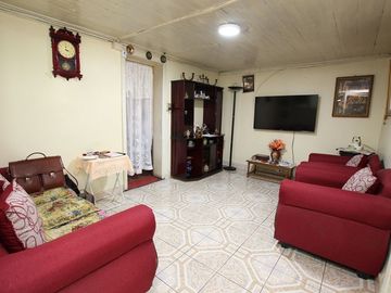 Se Vende Excelente Casa en Av. Padre Hurtado, Estación Central