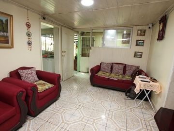 Se Vende Excelente Casa en Av. Padre Hurtado, Estación Central