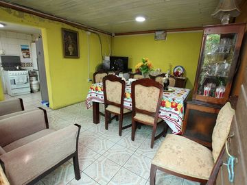 Se Vende Excelente Casa en Av. Padre Hurtado, Estación Central
