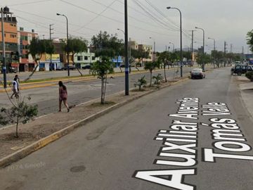 Se vende LOCAL COMERCIAL en zona de alto tránsito