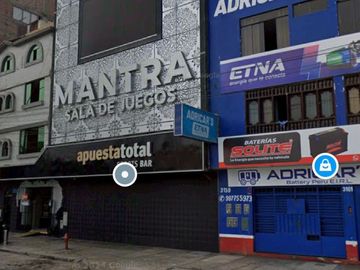 Se vende LOCAL COMERCIAL en zona de alto tránsito