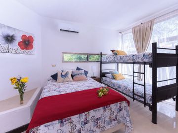 Casa en esquina, estudio independiente, en venta, Centro Maya, Playa del Carmen