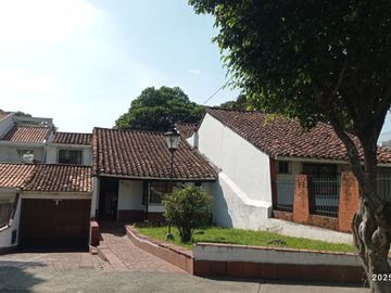 VENTA ESTRATEGICA CASA PROYECTO FAMILIAR/COMERCIAL/SERVICIOS - SECTOR HOSPITAL UNIVERSITARIO - CALI