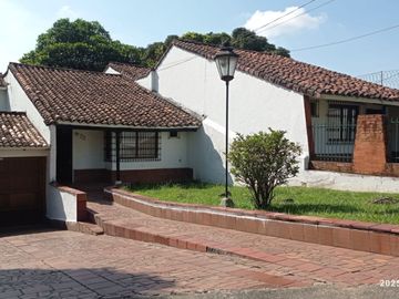 VENTA ESTRATEGICA CASA PROYECTO FAMILIAR/COMERCIAL/SERVICIOS - SECTOR HOSPITAL UNIVERSITARIO - CALI