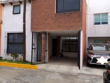 Casa en venta en Bosques de Colón, Toluca  ¡TU NUEVO HOGAR TE ESPERA!