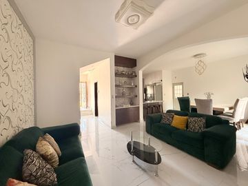 Casa en venta en Villa California Remodelada