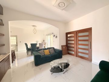 Casa en venta en Villa California Remodelada