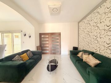 Casa en venta en Villa California Remodelada