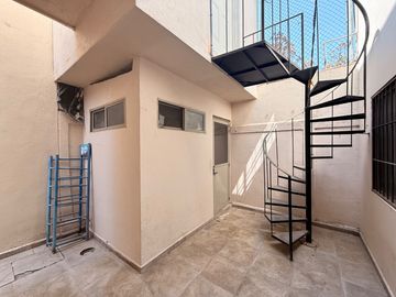 Casa en venta en Villa California Remodelada