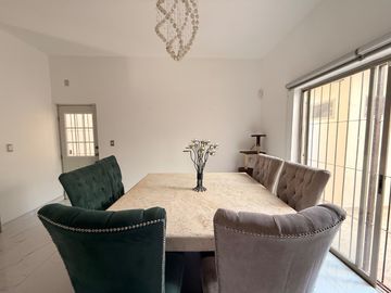 Casa en venta en Villa California Remodelada