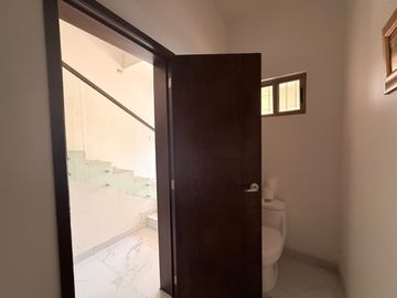 Casa en venta en Villa California Remodelada
