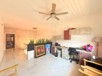 Casa en venta en Villa California Remodelada