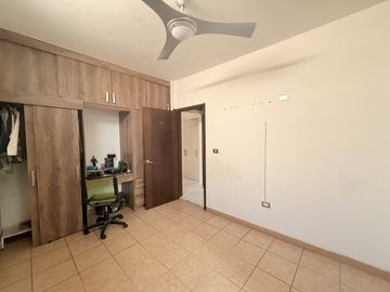 Casa en venta en Villa California Remodelada