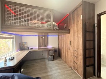 Casa en venta en Villa California Remodelada
