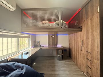 Casa en venta en Villa California Remodelada