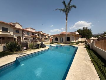 Casa en venta en Villa California Remodelada