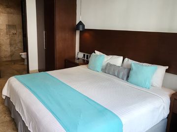 Estudio amueblado: centro de Playa del Carmen, rooftop vista al mar, a pasos de la Quinta Avenida
