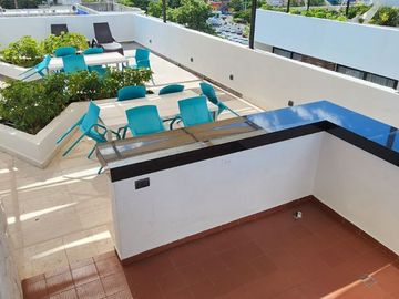 Estudio amueblado: centro de Playa del Carmen, rooftop vista al mar, a pasos de la Quinta Avenida