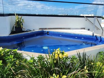 Estudio amueblado: centro de Playa del Carmen, rooftop vista al mar, a pasos de la Quinta Avenida