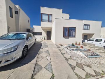 SE VENDE HERMOSA Y ACOGEDORA PROPIEDAD EN CURAUMA